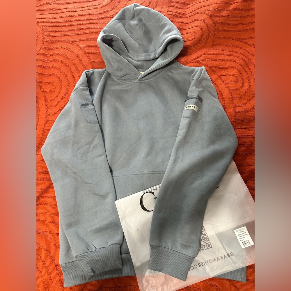NEW Comfrt Sky Travel Essentials Hoodie